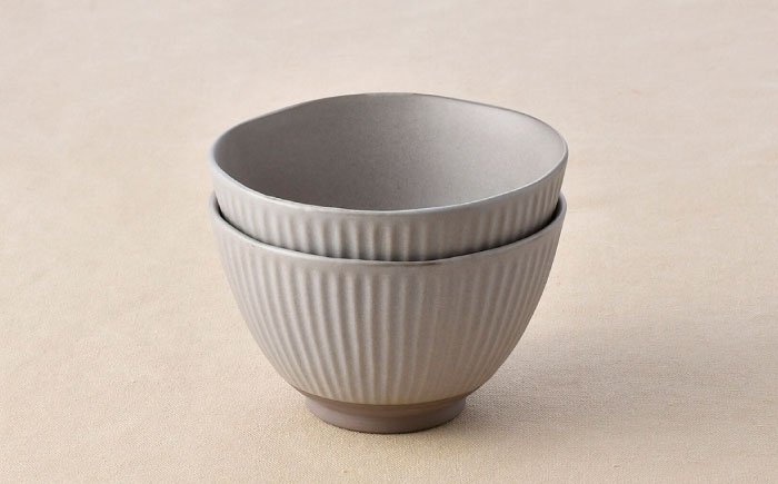 【波佐見焼】しのぎ 丼ぶり カーキ 2個セット【トーエー】 [QC74]