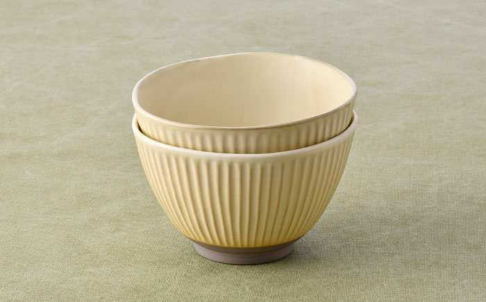 【波佐見焼】しのぎ 丼ぶり ベージュ 2個セット【トーエー】 [QC76]