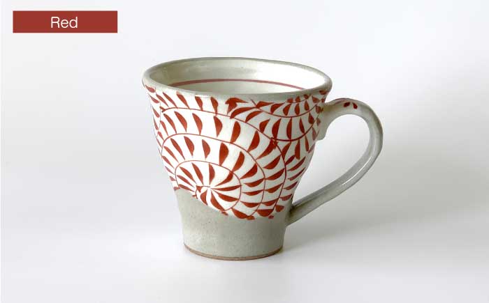 【波佐見焼】マグカップ ペアセット 面取唐草（レッド・ブラック）【ROXY・HASAMI】 [SB106]