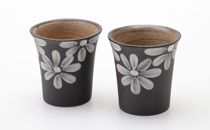 【波佐見焼】まろやかシリーズ 黒一珍 花絵 酒器 5点セット【國右エ門窯】 [VB12]