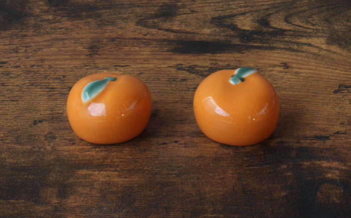 【波佐見焼】【12/21入金分まで年内発送】うつわになる鏡餅（みかんの箸置きセット）紅白箱付き【光春窯】 [XD78]