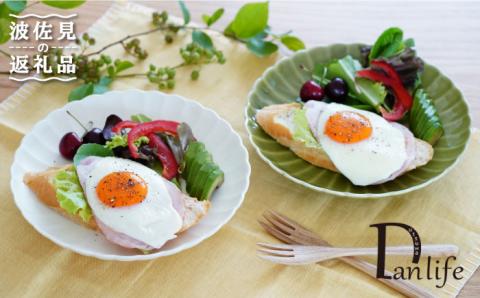 【波佐見焼】花しのぎ ペア 大皿 プレート (白鼠・薄緑)【団陶器】 [PB76]