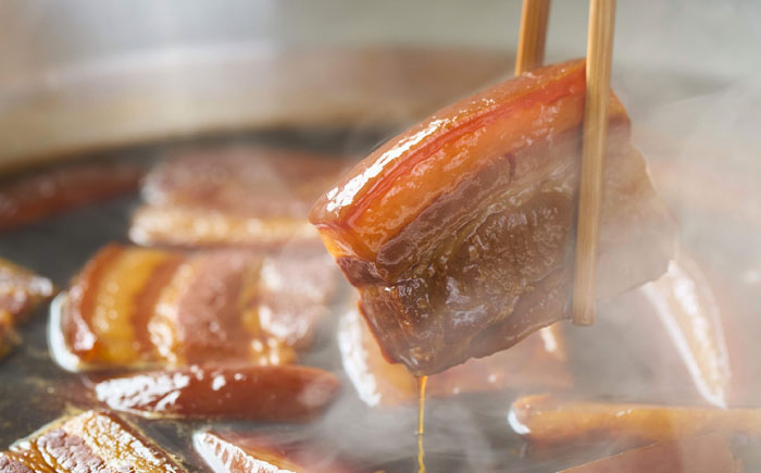 【12回定期便】【角煮バラエティーセット】角煮3個・ちまき5個・角煮めしの素1個・角煮切り落し1個 /角煮家こじま [DBX081]