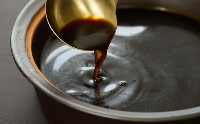 【月替わり6回定期便】長崎名物 皮付三枚肉の角煮まん 5個・長崎県産豚角煮まん 5個・角煮そぼろまん 5個 [QAX091]