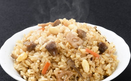 熊本県産 こだわり炒飯 肥後の鶏めし 230g×10袋 計2.3kg 鶏モモ肉 丸大豆 根菜 お米 鶏飯 鶏めし 鶏ごぼう 米飯 炒飯 和風ごはん