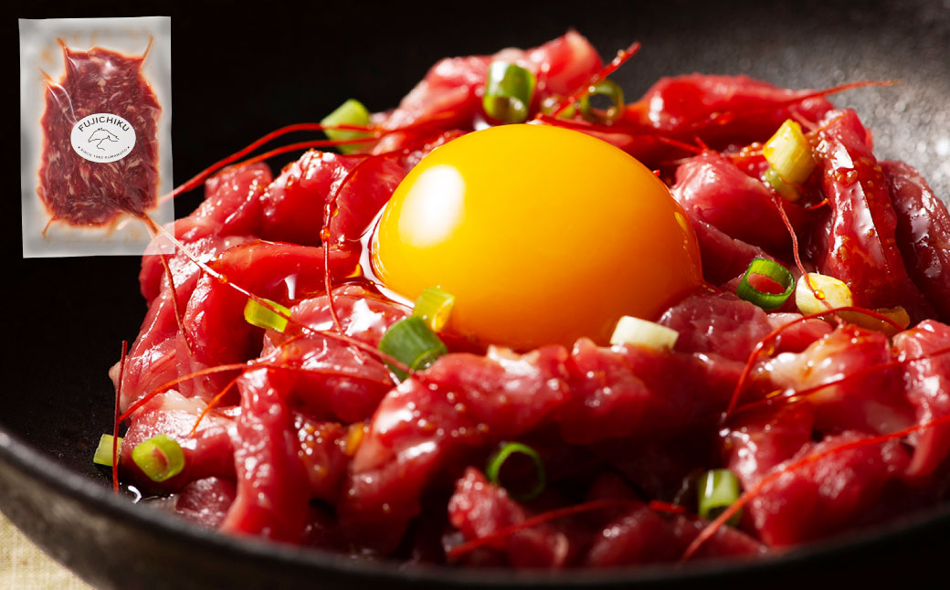 フジチク霜降り馬刺しと球磨焼酎の熊本特産マリアージュセット （ 中トロ トロ ランプ 上赤身 ユッケ ） 本格米焼酎馬花誉 合計6種 生姜 タレ付き 馬肉 焼酎 米焼酎 特産品