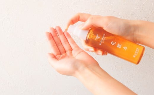 化粧水 （120ml） ミツバチコスメ ／ けしょうすい 美容 コスメ スキンケア はちみつ ハチミツ 蜂蜜 ローヤルゼリー ヒアルロン酸 乾燥 潤い 自然由来 常温