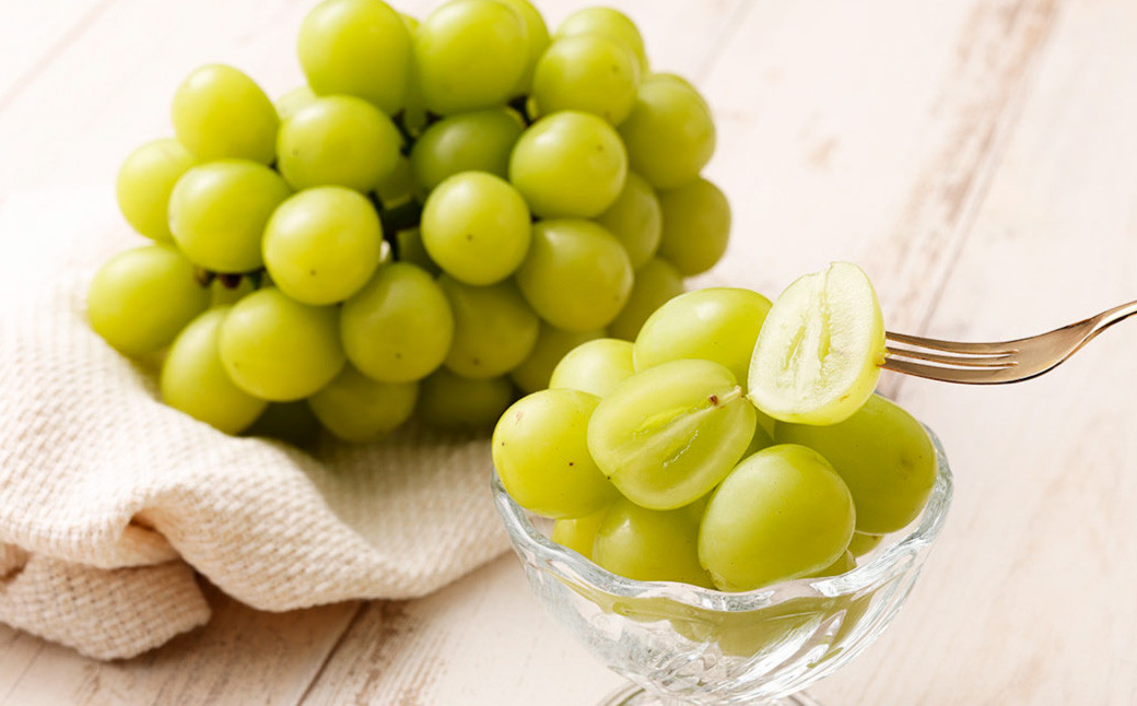 【2024年8月上旬発送開始】糖度18度以上を厳選してお届け！ 熊本県産 シャインマスカット 2房 約1.7kg以上 マスカット フルーツ 果物 くだもの