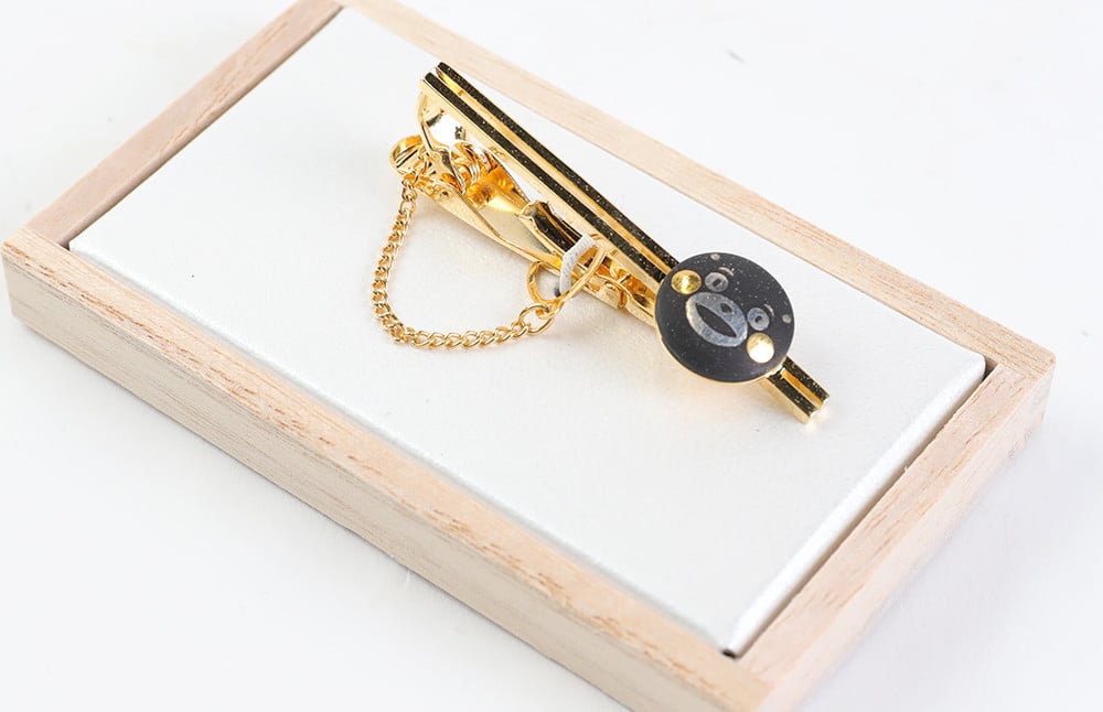 肥後象嵌 ネクタイ止め (くまモン)