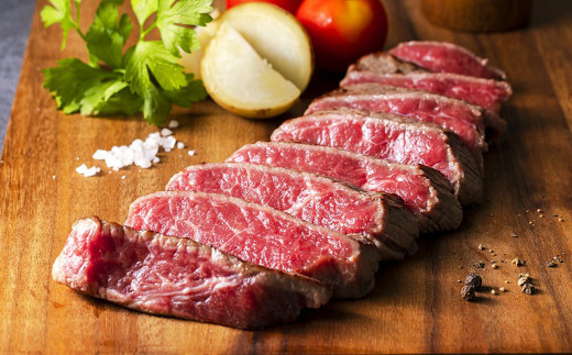 熊本旅行気分！ 馬刺しと熊本県産あか牛ステーキ堪能 セット 計700g