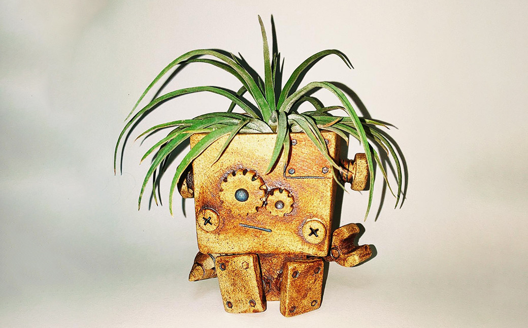 ロボット型 ミニ鉢 高さ10cm 幅10cm 奥行8cm 重量300～400g