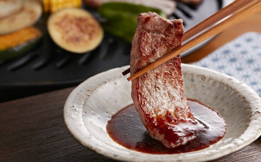 くまもと黒毛和牛カルビ・ロース焼肉食べ比べセット（お肉ソムリエ開発焼肉のたれ付）