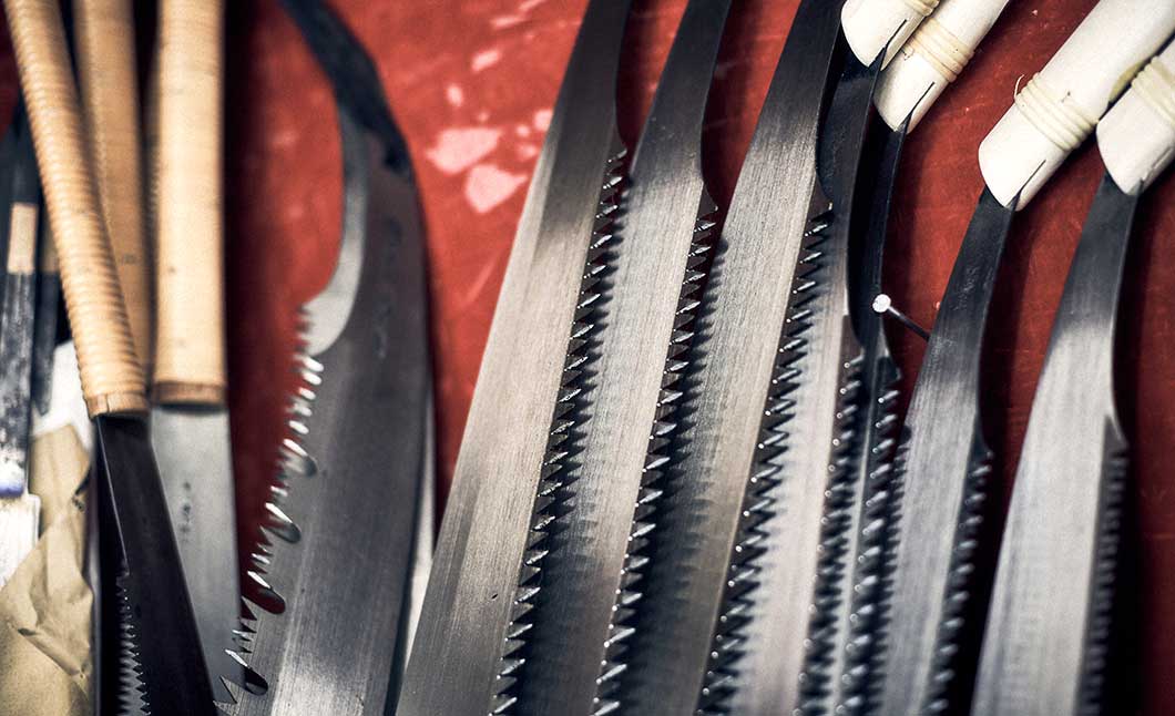 ★岡秀謹製★　伐採用鋸（30cm） 花 ガーデン ガーデニング キャンプ DIY 工具 手動道具 アウトドア ナイフ 剪定 女性 伝統工芸品 プロ仕様