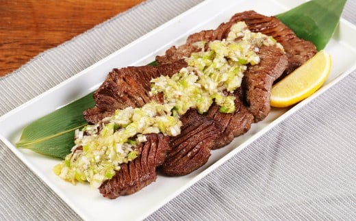 【訳あり】 厚切り牛タン 700g ／ 肉 にく お肉 おにく 牛肉 ぎゅうにく 牛タン 牛たん 厚切り 冷凍