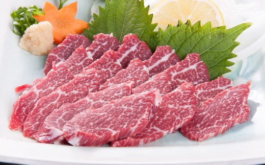 【桜屋】 貝の身 （カイノミ） 馬刺し 約300g （専用醤油付き150ml×1本） 馬肉 お肉 馬刺 コザシ 霜降り しょうゆ