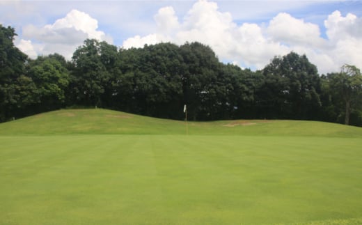 鹿北ゴルフ倶楽部 食事付 平日 ペア プレー券【株式会社 鹿北ゴルフ倶楽部】 [ZBC002]