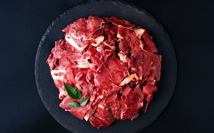 【年内発送は12月21日ご入金分まで！】馬小間切り落とし 1kg (500g × 2パック)  【合同会社　長岡フーズ】 [ZFR021]