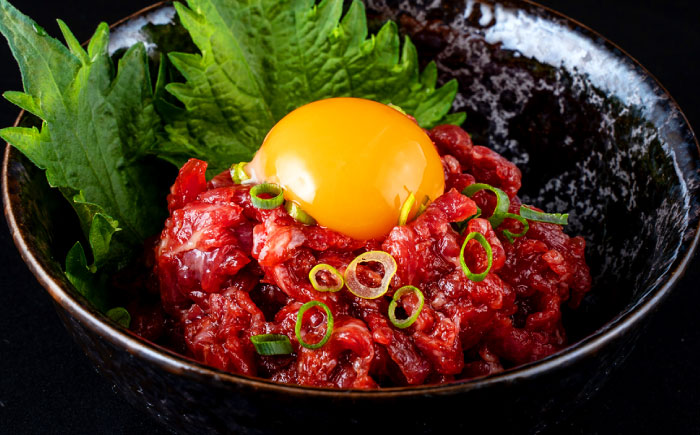 【全6回定期便】馬肉さくらユッケ 250g ( 50g × 5 ） 【合同会社　長岡フーズ】 [ZFR019]