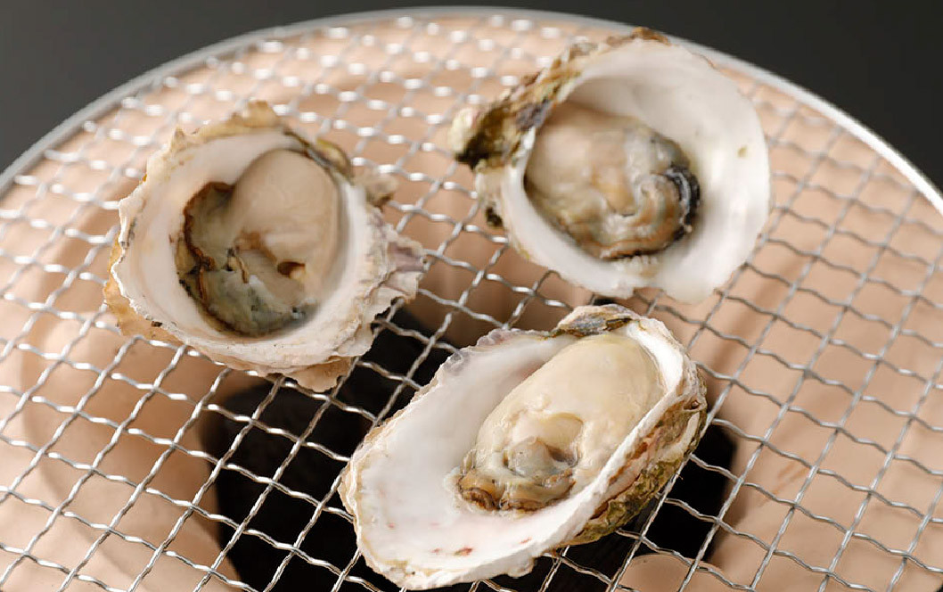 活き天草真牡蠣 10個 （加熱用） と 地牡蠣 16個 （加熱用） セット