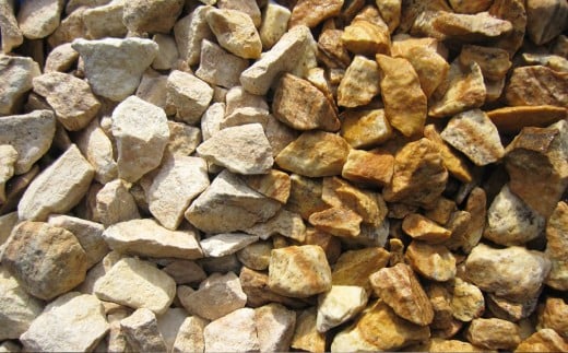 【15個口】庭砂利 天草砂利（5mm～20mm） 約20kg袋入り 合計約300kg 天草石 砂利 じゃり ブラウン 茶色 石 天然石 庭 熊本県 上天草市