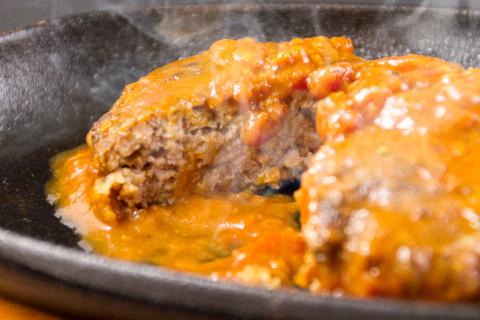 おうちごはんシリーズ「温めるだけの惣菜セット」 ハンバーグ カレー 骨付きチキン 人気 美味しい 詰め合わせ 調理 お手軽 レトルト レトルトカレー 豪華 新鮮 熊本 阿蘇