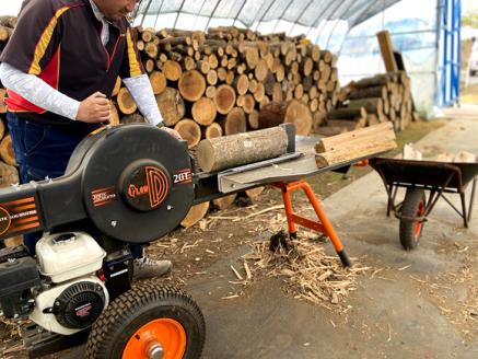 【選べる内容量】阿蘇の薪 針葉樹 20kg（10kg×2箱） キャンプ 薪 暖炉 薪ストーブ  アウトドア 人気 おすすめ 再生可能エネルギー スギ ヒノキ 熊本 阿蘇 針葉樹 10kg×2箱