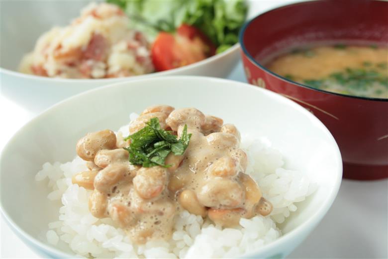 阿蘇産大豆100％ 手作り納豆 「おふくろの味」 60個 人気 美味しい コンクール 銀賞受賞 素材 こだわり 手作り 納豆 健康 ヘルシー 熊本 阿蘇市