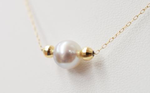 S085-371_8.5mm - 9mm ネックレス あこや 真珠 ナチュラルカラー 1粒 ネックレス ペンダント K18 珍珠 シリコン入りミラーボール 【K18YG】 K18YG