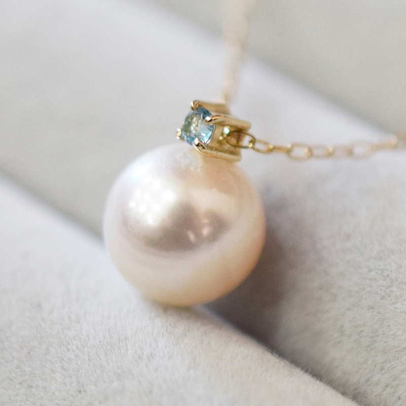 S085-565_あこや真珠 ペンダント ネックレス 8ｍｍ - 8.5mm K10 天草 熊本 ホワイトピンク 誕生石 11月 ブルートパーズ 半貴石 本真珠
