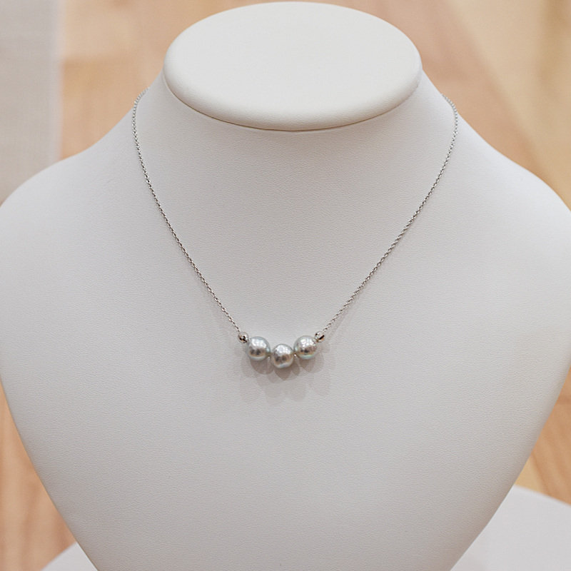 S101-374_あこや真珠 バロックパール 8mm - 9mm 3粒 スルーネックレス ネックレス SV925 シルバー925 あずきチェーン 真珠 ミラーボール【B:2個】 B：ミラーボール2個
