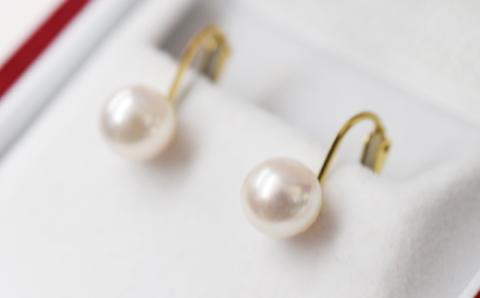 【E：シリコン小 K18YG（イエローゴールド）※直結】S085-332A_天草産 8mm - 8.5mm あこや真珠 ホワイトピンク 花珠級 イヤリング パールイヤリング K18 K14 E：シリコン小 K18YG（イエローゴールド）※直結