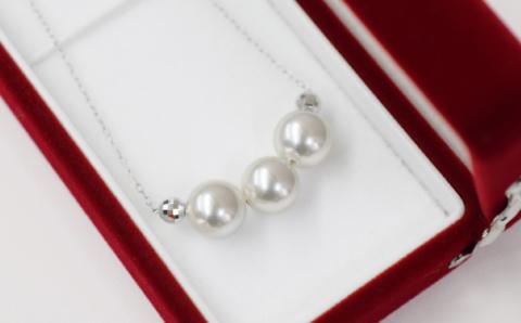 S085-375_8mm - 8.5mm ネックレス あこや真珠 ナチュラルカラー 3連 3粒 ネックレス ペンダント K18 珍珠 シリコン入りミラーボール 【K18WG】 K18WG
