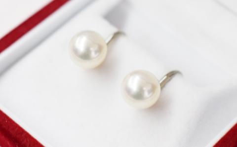 【B：シリコン大 K14WG（ホワイトゴールド）※直結】S101-304_天草産 9mm - 9.5mm あこや真珠 ホワイトピンク 花珠級 イヤリング パールイヤリング 【K14WG】 B：シリコン大 K14WG（ホワイトゴールド）※直結