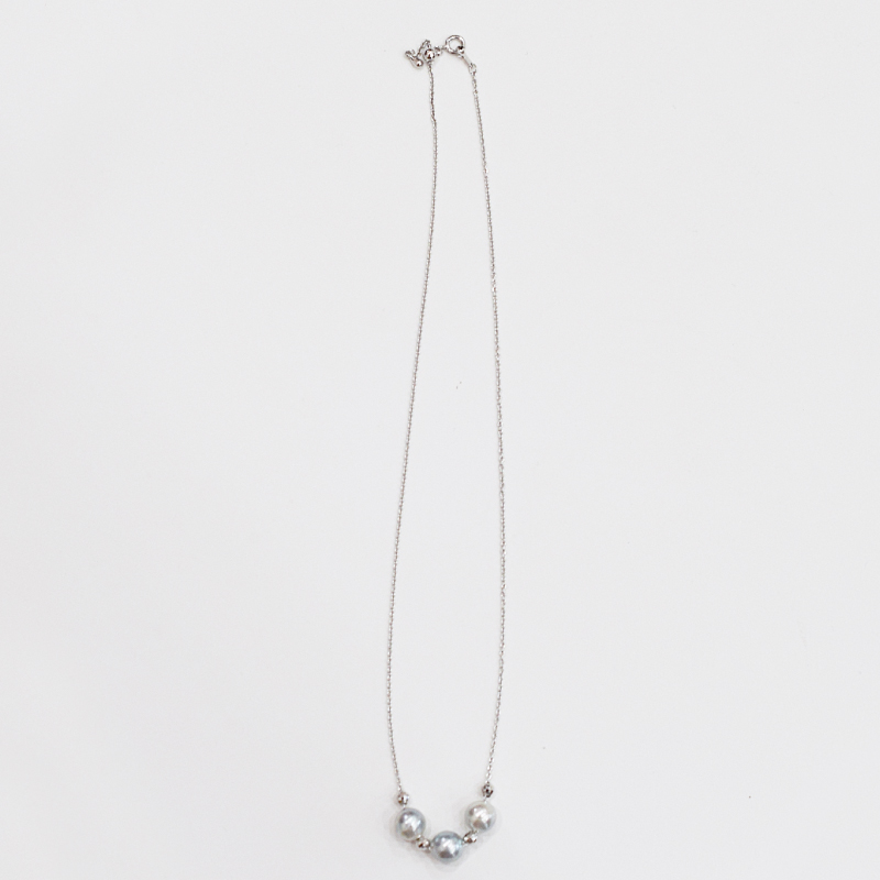 S101-375_あこや真珠 バロックパール 8mm - 9mm 3粒 スルーネックレス ネックレス SV925 シルバー925 あずきチェーン 真珠 ミラーボール【A:4個】 A：ミラーボール4個