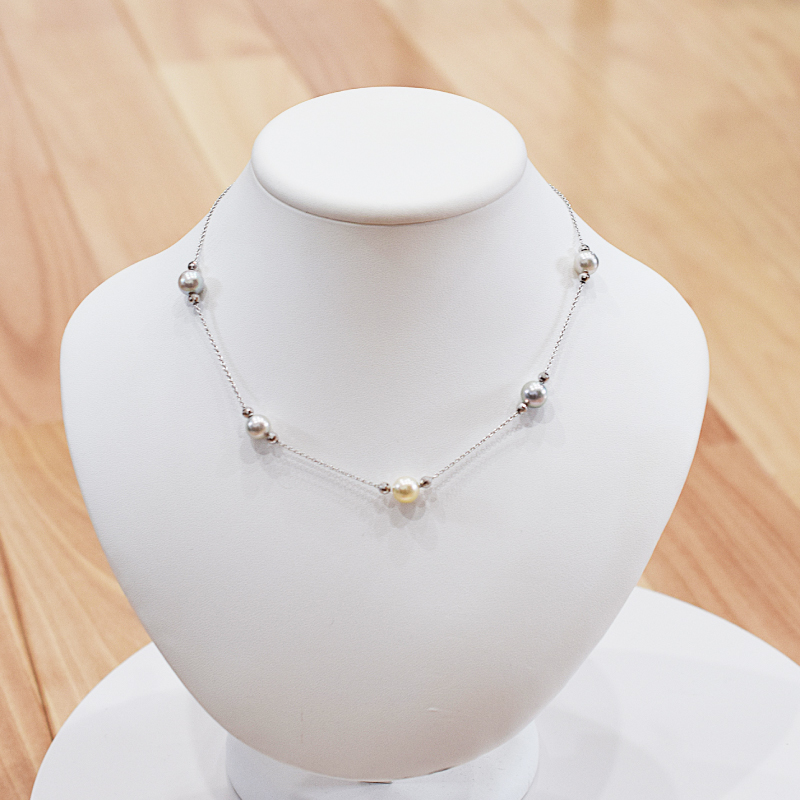 S101-377_あこや真珠 ナチュラルカラー マルチカラー 8mm - 8.5mm 5粒 ステーション ネックレス SV925 シルバー925 あずきチェーン 真珠 ミラーボール シリコン加工