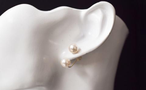 S085-205_天草産 7.5-8mm 18K ホワイト ピンク あこや真珠 ピアス L字 ダブルパールピアス