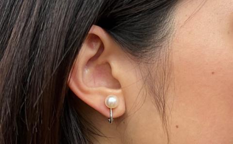 S085-329A_天草産 8mm - 8.5mm あこや真珠 ホワイトピンク 花珠級 イヤリング パールイヤリング K18 K14 【B：シリコン大 K14WG（ホワイトゴールド）※直結】 B：シリコン大 K14WG（ホワイトゴールド）※直結