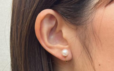 【E：シリコン小 K18YG（イエローゴールド）※直結】S085-332A_天草産 8mm - 8.5mm あこや真珠 ホワイトピンク 花珠級 イヤリング パールイヤリング K18 K14 E：シリコン小 K18YG（イエローゴールド）※直結