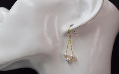 S101-246_天草産 5.5mm - 6mm 3連 ベビーパール ピアス あこや真珠 ホワイトピンク フック 揺れる ベビー