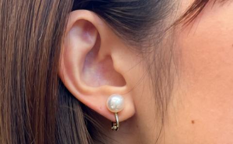【B：シリコン大 K14WG（ホワイトゴールド）※直結】S101-304_天草産 9mm - 9.5mm あこや真珠 ホワイトピンク 花珠級 イヤリング パールイヤリング 【K14WG】 B：シリコン大 K14WG（ホワイトゴールド）※直結