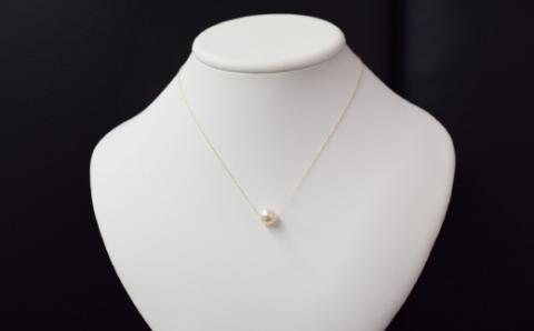 S101-337_天草産 9mm - 9.5mm 花珠級 一粒ペンダント スルー あこや真珠 ネックレス 【K18YG】 K18YG