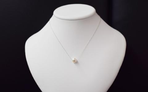 S101-338_天草産 9mm - 9.5mm 花珠級 一粒ペンダント スルー あこや真珠 ネックレス 【K18WG】 K18WG