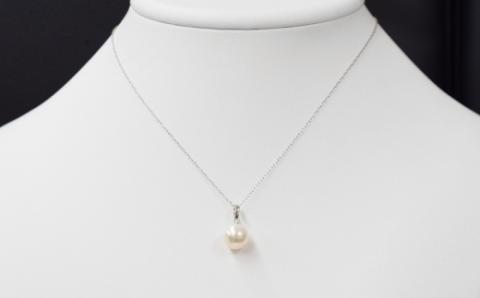 S101-362_天草産 9-9.5mm 花珠級 一粒 ペンダント あこや真珠 ネックレス パール アジャスター【K18WG】 K18WG