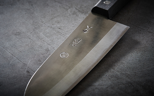 【隈部刃物製作所】熊本県伝統工芸品認定 ステンレス製三徳包丁【配送不可地域：沖縄県】