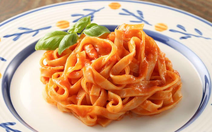 【全6回定期便】植竹隆政シェフ監修 Oliveto 生パスタ 3種類×4食(計12食)食べ比べセット / 冷凍 調理済 熊本県【亀井通産株式会社(株式会社マルハニチロ九州)】 [BHAY014]