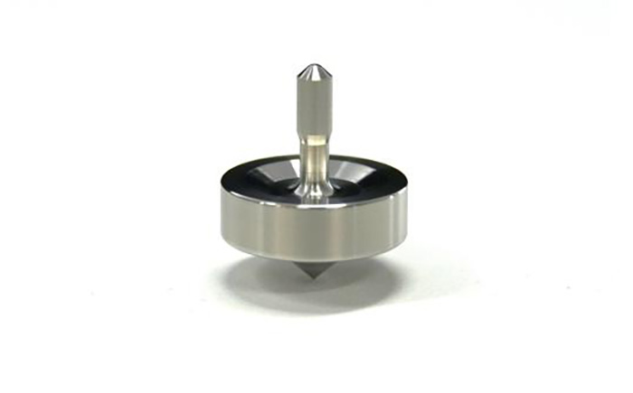 ミニコマ 2個1セット / コマ 玩具 超精密加工技術 文字刻印 駒 金属 職人 遊び心 熊本 菊陽町【ナカヤマ精密株式会社】 [BHBI006]