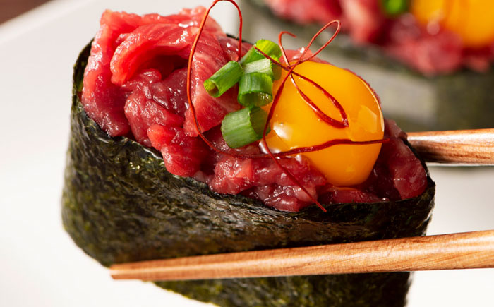 【全6回定期便】フジチク ふじ 馬刺し ユッケ 計約300g （約50g×6個） 馬肉 熊本県【株式会社フジチク】 [BHAD097]