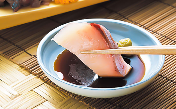 【年内発送は12月11日ご入金分まで！】くまモンお刺身しょうゆ 300ml×12本 計3.6L 醤油【株式会社山内本店】 [BHAE028]