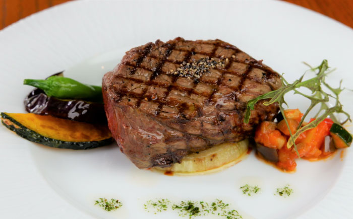 【GI認証】くまもとあか牛シャトーブリアン 約120g×3枚 / 菊陽町 あかうし 熊本県 肉 にく niku ブランド 旨み 【有限会社 三協畜産】 [BHAS014]