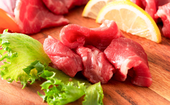 【年内発送は12月11日ご入金分まで！】【熊本特産】赤身馬刺し3種とネギトロの詰め合わせ 3891【株式会社フジチク】 [BHAD020]